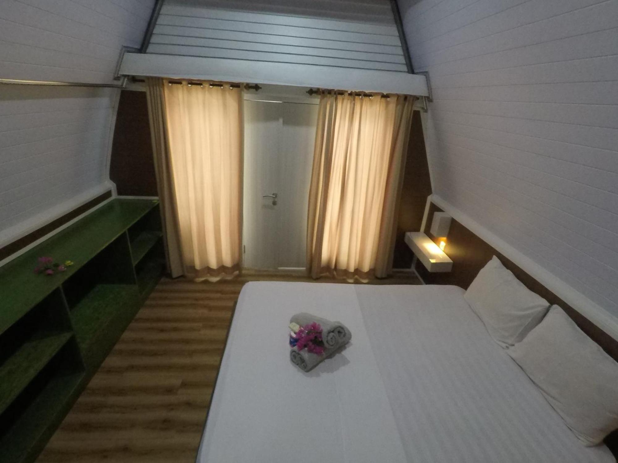 Gili Kulemba Bungalow ギリ・トラワンガン エクステリア 写真